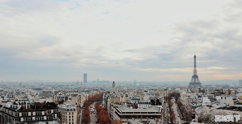 1、帮忙找一些像《回到未来》的电影，略带情侣故事，尽量是是科幻、动作和喜剧之类的，最新电影名字有个2字的电影叫什么 - 真时天下