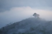 夜爬白石山冷吗，河北涞源天气