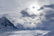 太空会有雨雪风雾吗_为什么阴天的天空是白色的