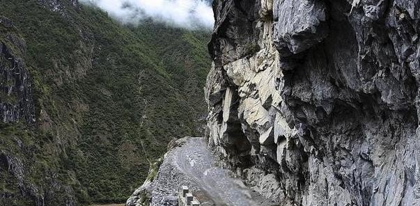 成都等多地暴雨，会对成都至拉萨的318国道造成什么影响 - 真时天下