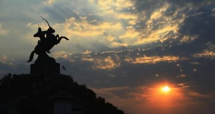 样的开头成语接龙 - 真时天下